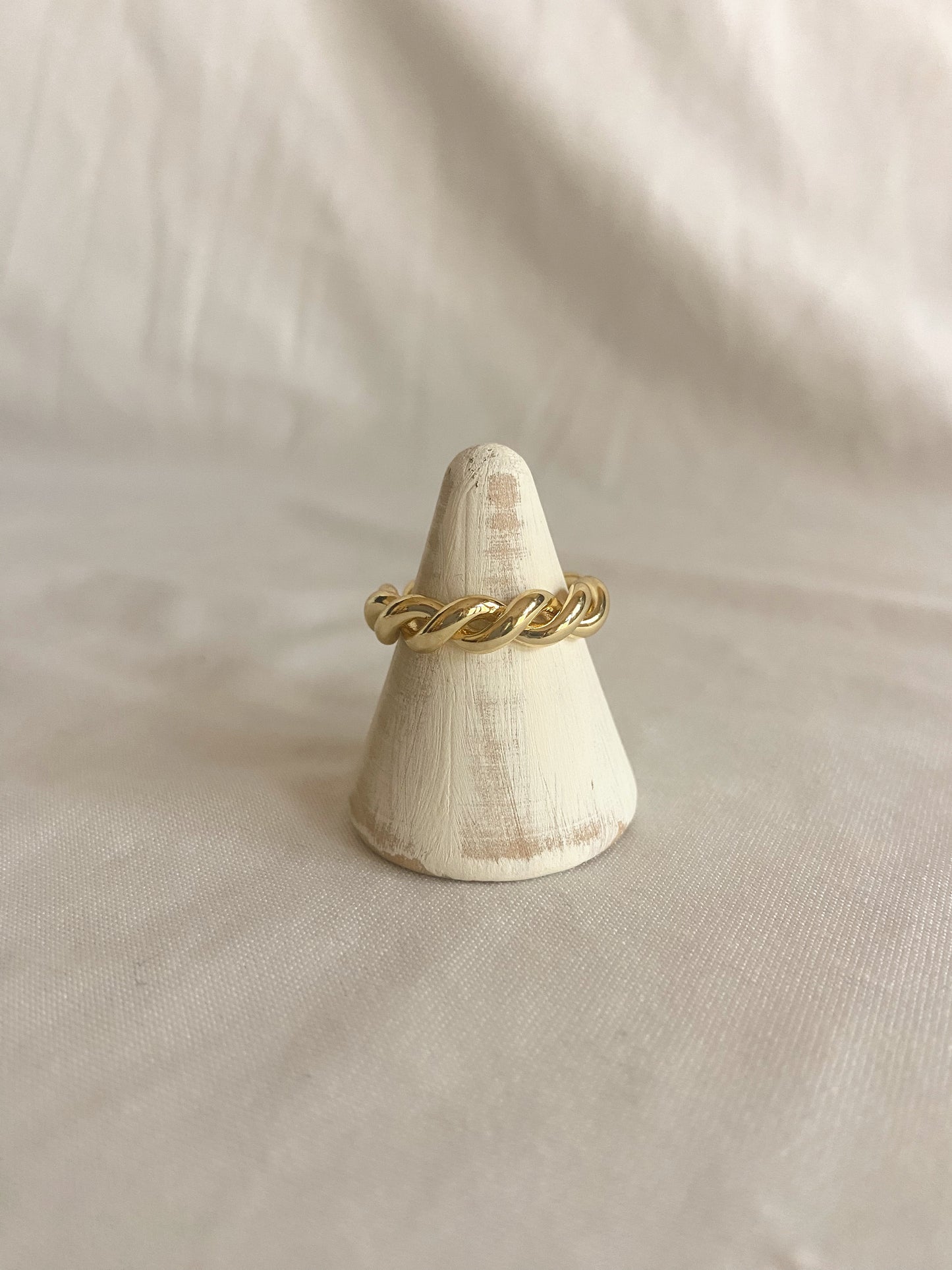 Twist Ring