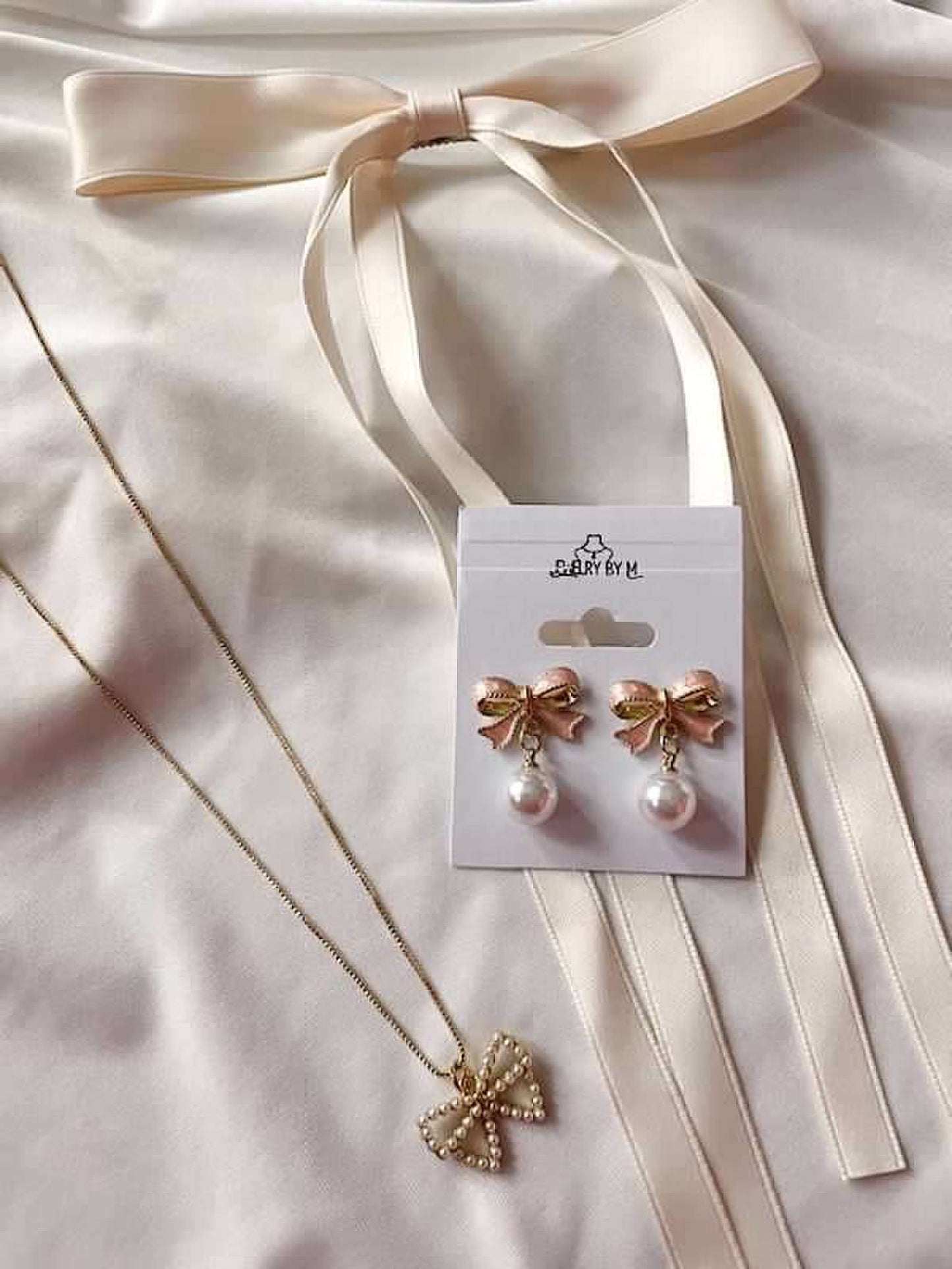 Bow Time Necklace