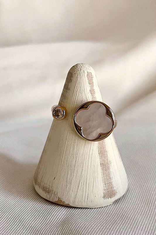 Mother of Pearl Trefoil Ring