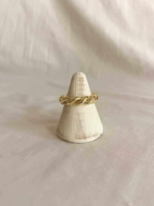 Twist Ring